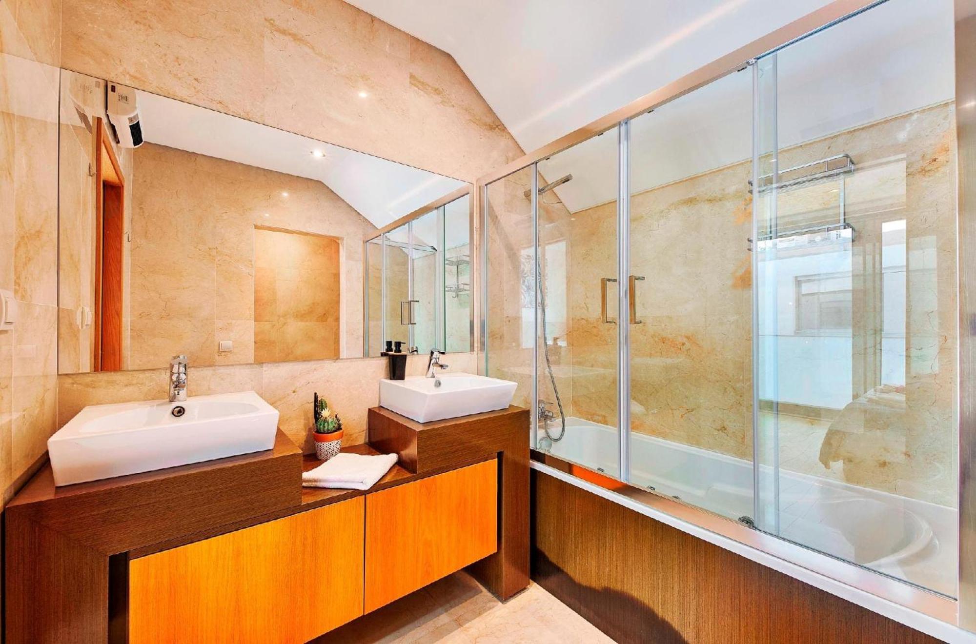 Вілла Stylish Townhouse In Tavira Centre, Shared Pool Екстер'єр фото